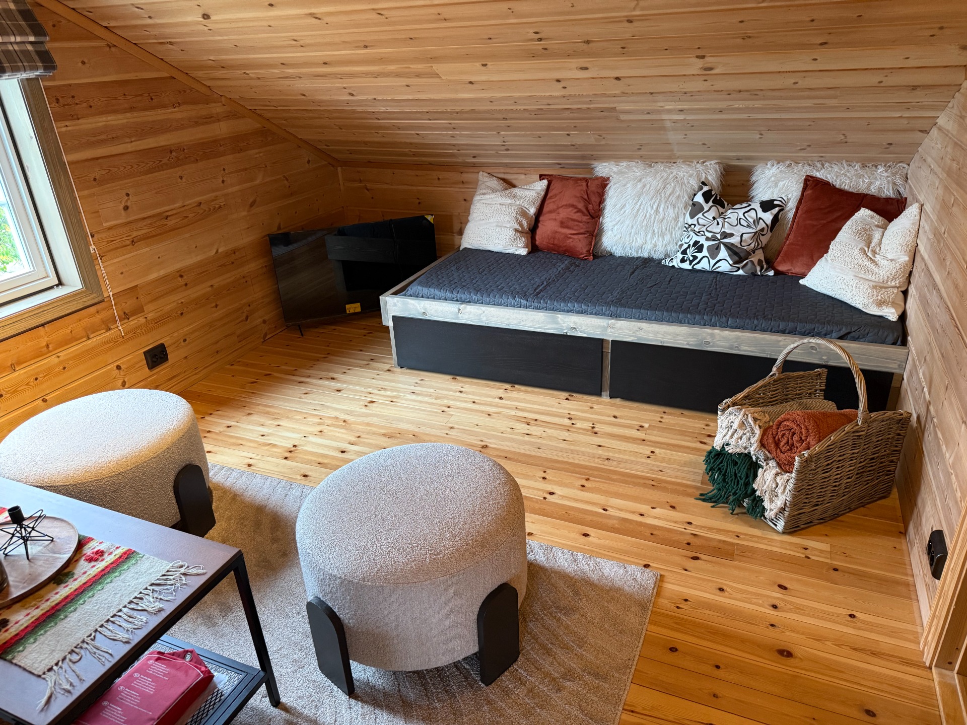 Loftstue, 90 cm seng